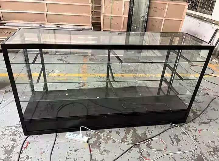 GLASS DISPLAY